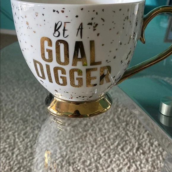 Gold and White Motivational Mug - Picture 2 of 6